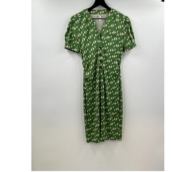 Diane Von Furstenberg Dresses & Skirts - Diane Von Furstenberg 100% Silk Knee Length Green Geometrical Dress Size 4